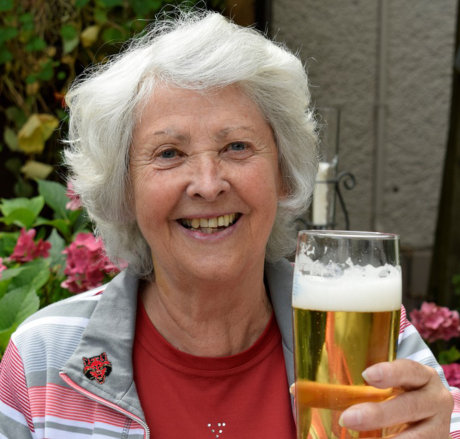 Ye Olde Gals Ale House Popcornmeister Mabel Knapp